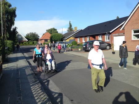 Her er Herdis Holm Jensen (i kørestol) med på 3 km (3.6.2014)